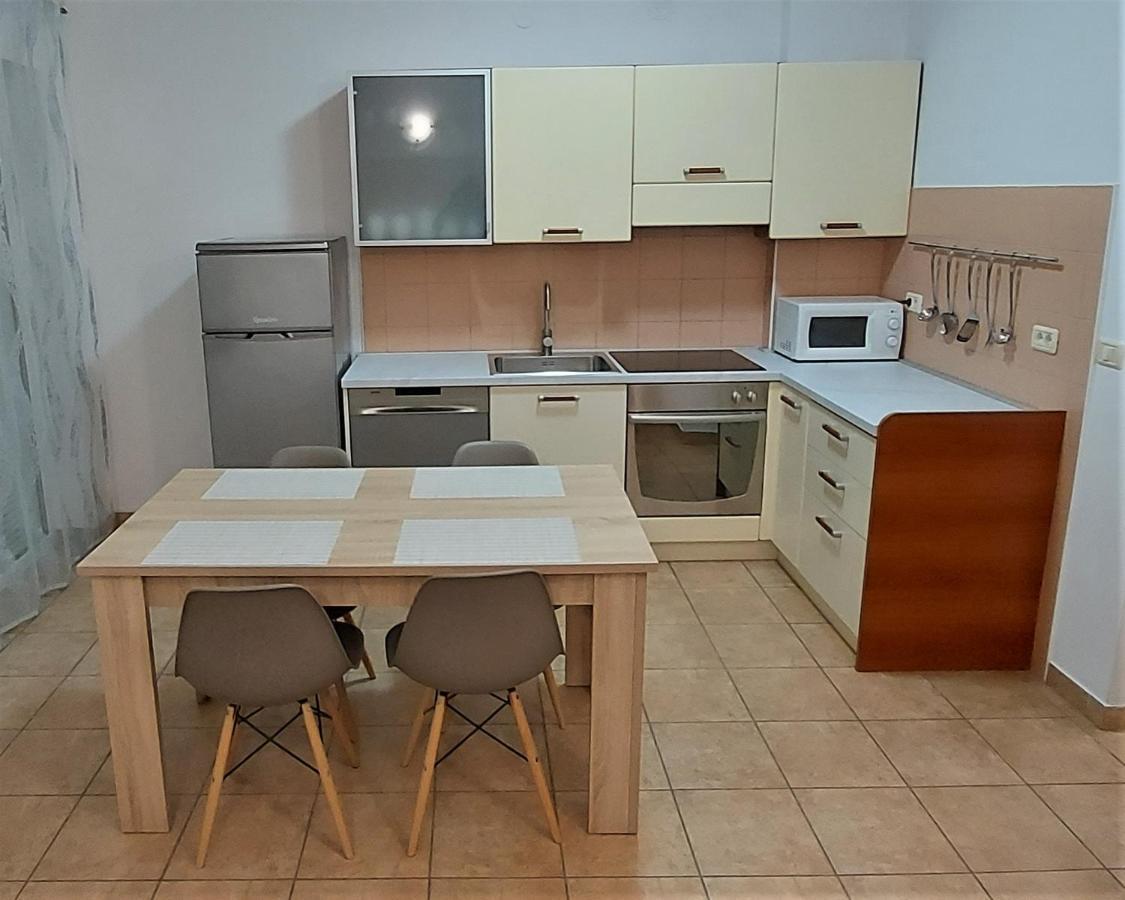 Apartments Aurora Near Beach Medulin Bagian luar foto